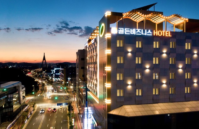 Golden Business Hotel