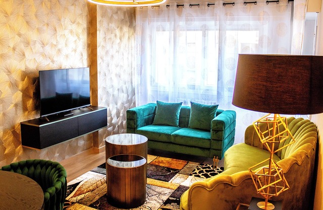 GOLDEN HOME