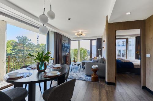 Golden Hour Apartments- Loft H 419