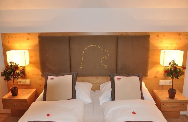 Goldener Adler Wattens