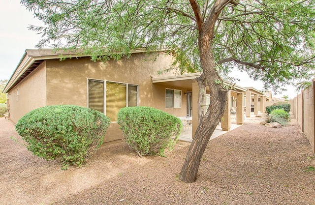 Golf Lover's Paradise! Charming Home in Active Adult Solera! Special Summer Rate!