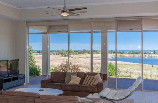 Golfers Paradise (18th Tee) - 52 Huntingdale Drive