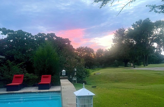 Golfers’ Paradise! 3BR Villa/Pool/Golf View/Gated/Lake Conroe,Tennis, Gym Access