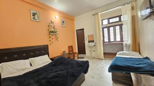 Gomukh Hotel Uttarkashi