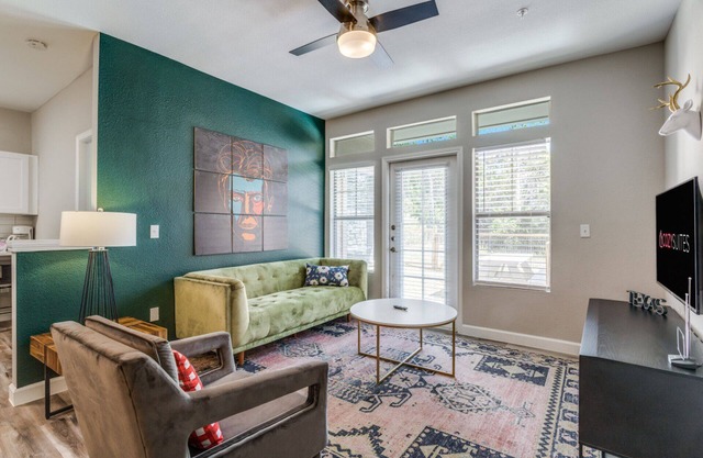 Gorgeous 2BR in Champion City Park 5273