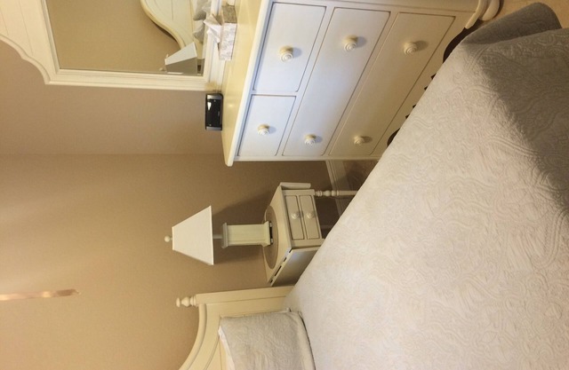 Gorgeous 3 bd condo in gated community-Walk to jetBlue park!