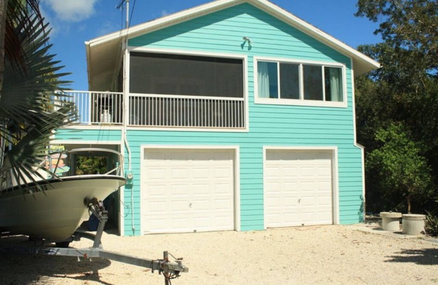 Gorgeous 3 Bedroom 2 Bath Canal Front Home With Great Boating