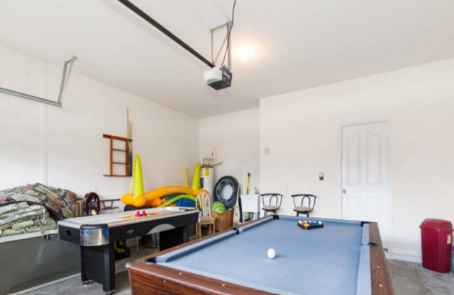 Gorgeous 5 bedroom 3 bath Private Pool Home