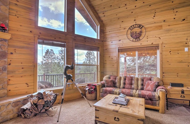 Gorgeous Alton Cabin w/Deck + Mountain Views