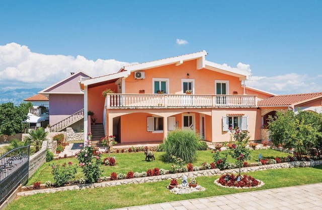 Gorgeous apartment in Podgradina