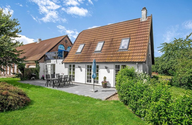 Gorgeous apartment in Rønne with WiFi