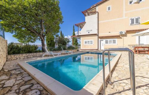 Gorgeous Apartment In Stinica With Wifi