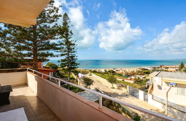 Gorgeous apartment in Cava D'Aliga