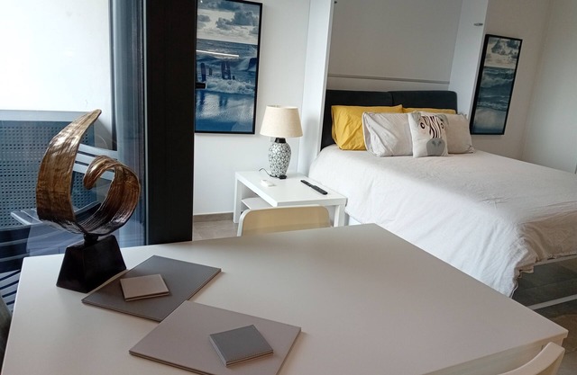 Gorgeous Apartment with Balcony at E1