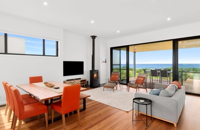 Gorgeous Beachfront house in Tomakin