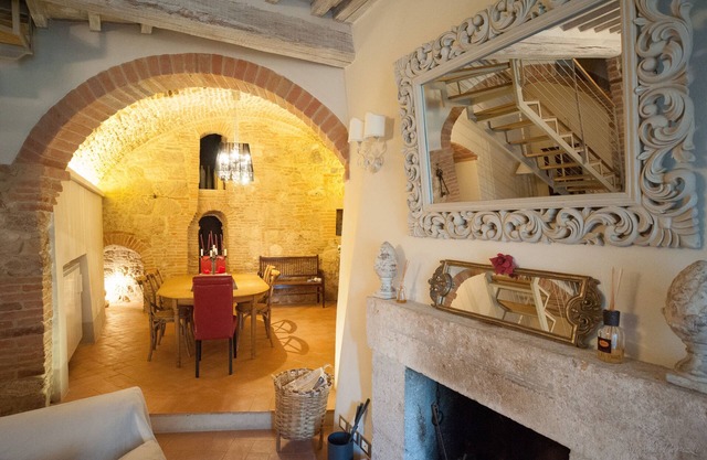 Gorgeous, Fully Renovated Town Home in Tuscan Town of Cetona