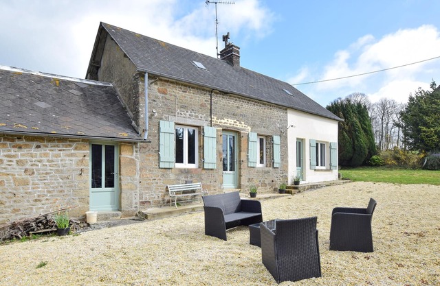 Gorgeous home in Passais-Villages