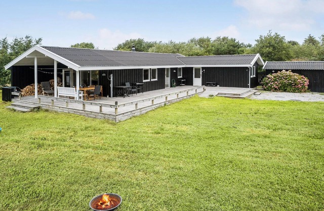 Gorgeous home in Sjællands Odde with WiFi