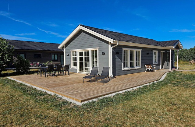 Gorgeous home in Färjestaden