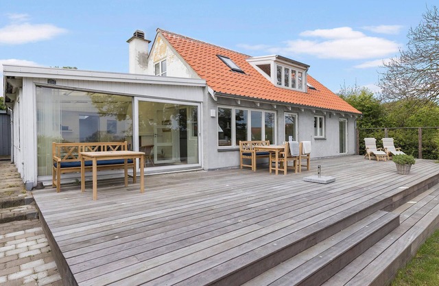 Gorgeous home in Gudhjem with WiFi