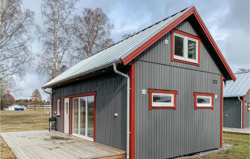 Gorgeous Home In Löttorp With Wifi