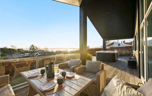Gorgeous Home In Nibe With Wifi