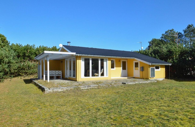 Gorgeous home in Rødby with kitchen