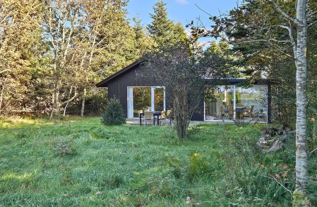 Gorgeous home in Spøttrup with kitchen
