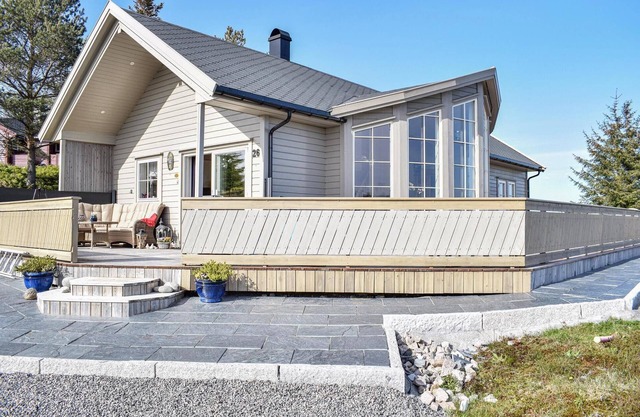 Gorgeous home in Torangsvåg with WiFi