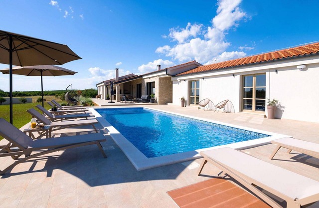 Gorgeous home in Visocane