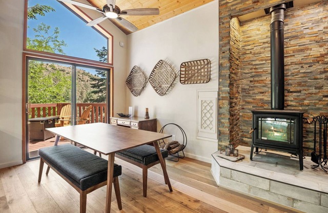 Gorgeous, quiet cabin close to Summerhaven