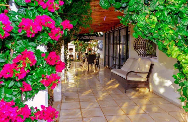 Gorgeous Secluded Villa with Private Pool and BBQ