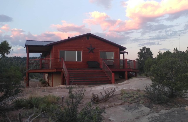Gorgeous, Secluded Cabin on 40+ acres by Starvation Reservoir!