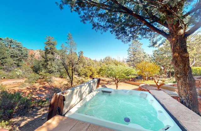 Gorgeous Sedona home with hot tub & breathtaking views