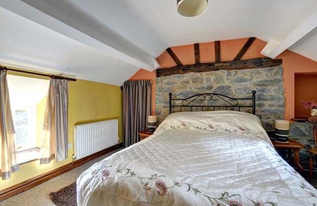 Gors - Two Bedroom House, Sleeps 4