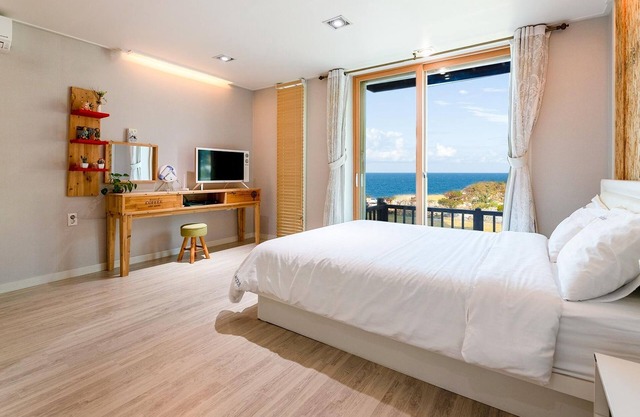 Goseong Sea&star Pension