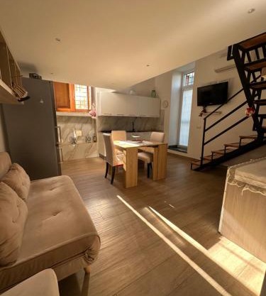 Gradevole studio in corte