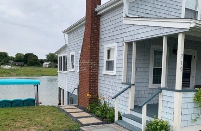 Grama's Beach Cottage