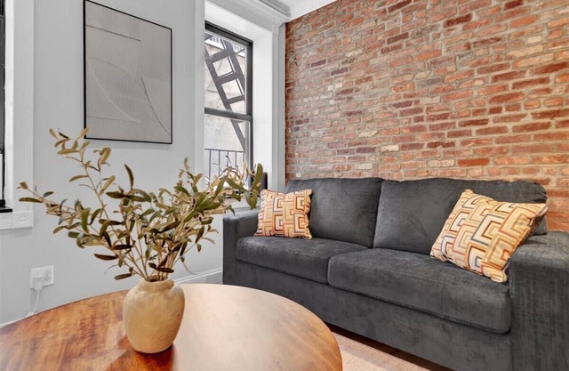 Gramercy Apartment - 3BR, 2BA, Modern ,Central