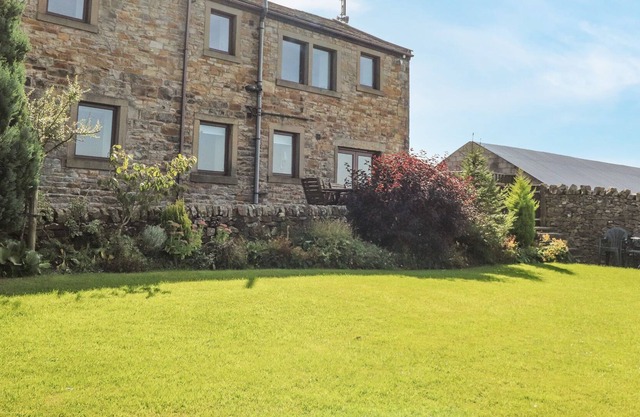 GRANARY, family friendly, character holiday cottage in Clitheroe