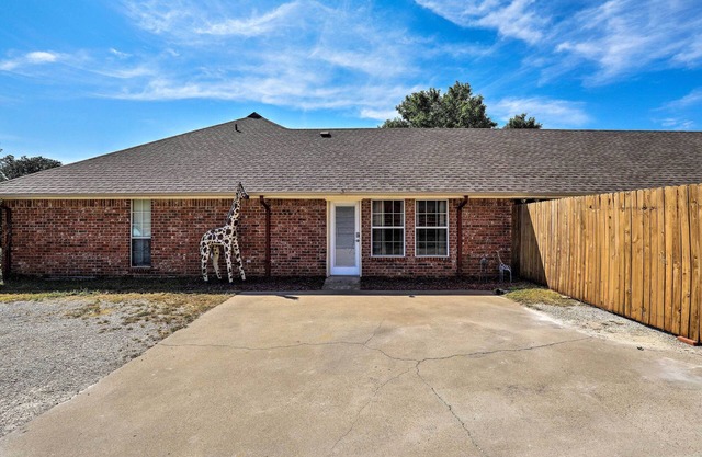 Granbury Studio - 10 Mins From Town + The Lake!