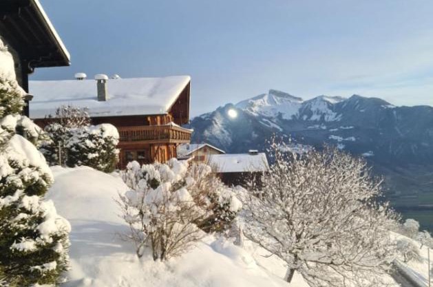 Grand appartement atypique à la montagne avec vue unique