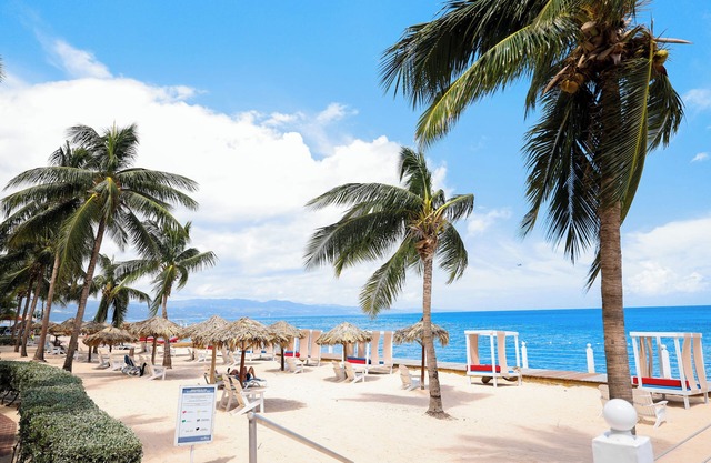 Grand Decameron Montego Beach, A Trademark All-Inclusive Resort