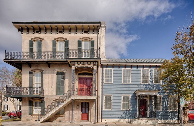 Grand Downtown Estate on Broughton for 20 Guests w/Parking by Lucky Savannah
