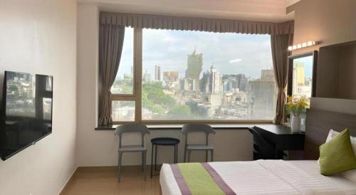 Grand Harbour Hotel