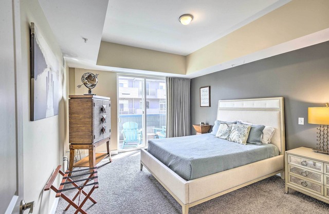 Grand Haven Condo w/Patio < 1 Mi to Downtown