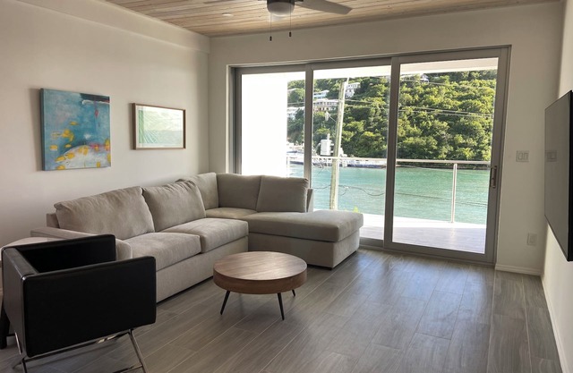 Grand Opening Special- Edgewater Villas-2B/2Ba,neasy walking location to town