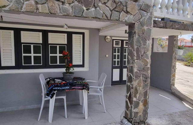 Grand Studio Avec Terrasse au Village Créole