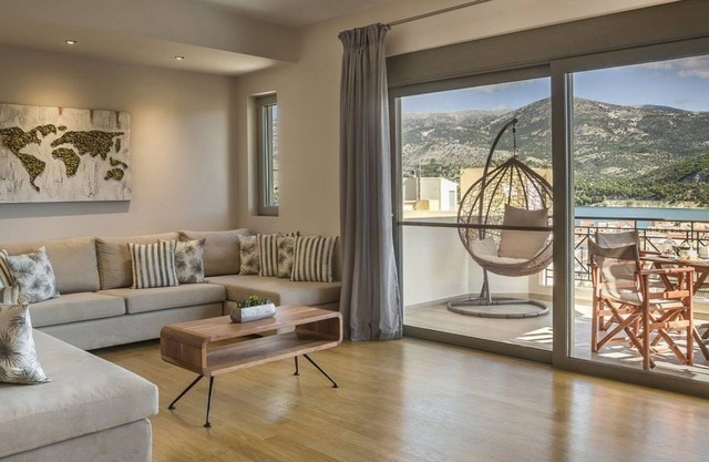 Grand View Maisonette