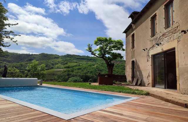 Grande Maison, en Pleine Campagne, Avec Piscine en été et Jacuzzi en Hiver